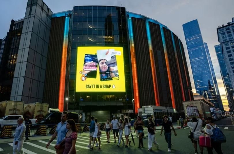 Sa thải 1.000 nh&acirc;n sự to&agrave;n thời gian, đ&oacute;ng băng ho&agrave;n to&agrave;n kế hoạch tuyển dụng: Biến động lớn tại c&ocirc;ng ty mẹ 1 mạng x&atilde; hội nổi tiếng- Ảnh 2.