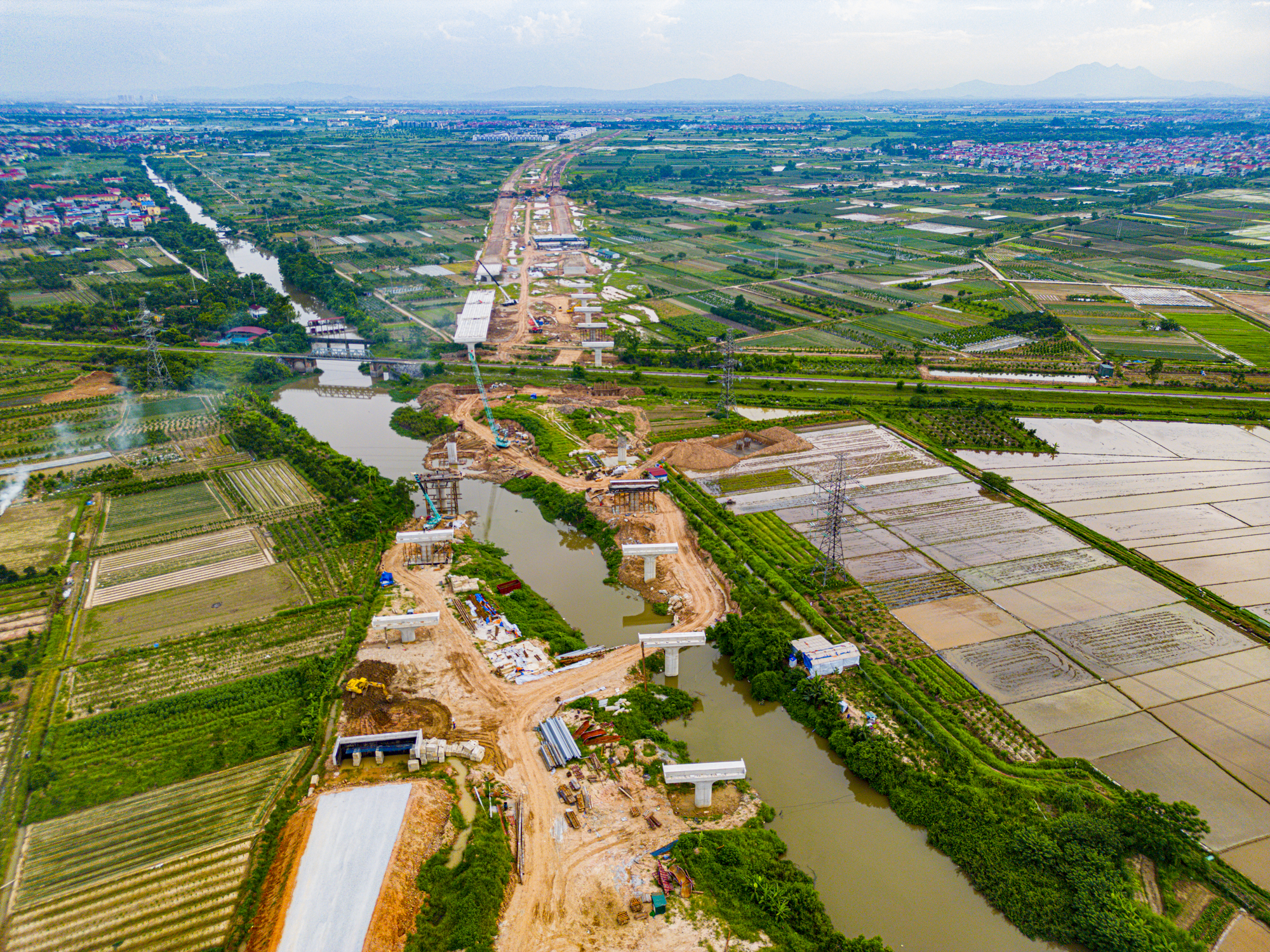 H&agrave;ng triệu người d&acirc;n H&agrave; Nội sắp đ&oacute;n tin vui lớn: &ldquo;Si&ecirc;u dự &aacute;n&rdquo; 86.000 tỷ chuẩn bị ho&agrave;n th&agrave;nh hạng mục then chốt chỉ sau 2 th&aacute;ng nữa - Ảnh 2.