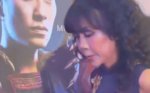 MC Tr&aacute;c Th&uacute;y Mi&ecirc;u l&ecirc;n tiếng về th&aacute;i độ căng thẳng quay lưng bỏ về giữa sự kiện- Ảnh 1.