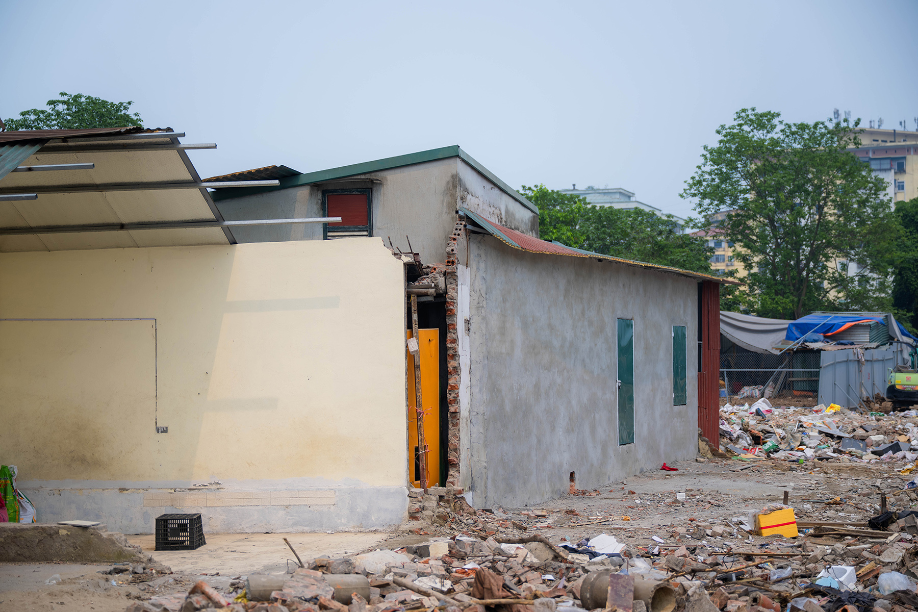 Cận cảnh loạt nhà siêu mỏng, siêu méo trên tuyến đường 500m ở Hà Nội- Ảnh 5. Cận cảnh loạt nhà siêu mỏng, siêu méo trên tuyến đường 500m ở Hà Nội- Ảnh 5.