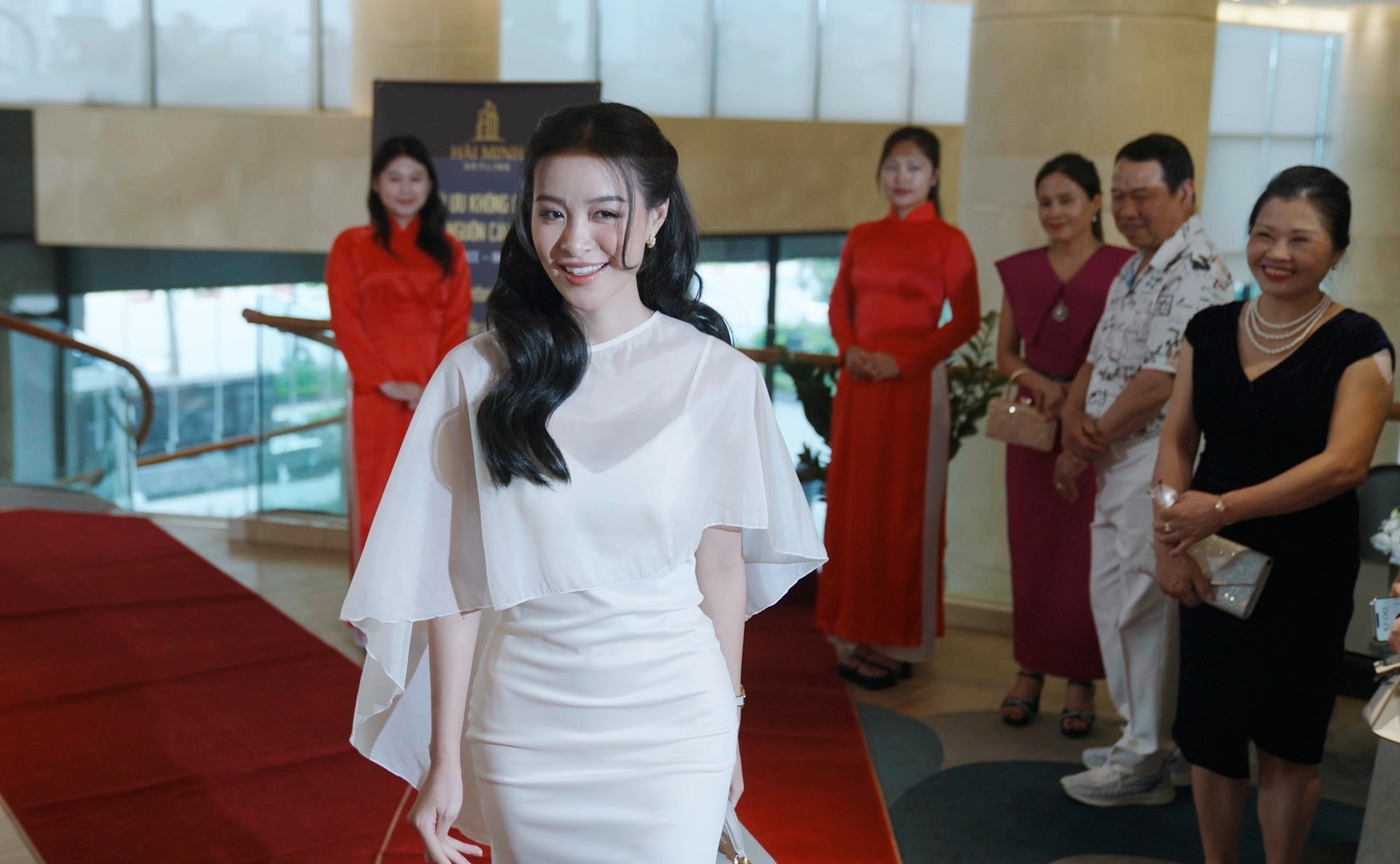 Đ&atilde; mắt với phim Việt lắm g&aacute;i xinh nhất tr&ecirc;n đời: 1m2 c&oacute; 3 n&agrave;ng hậu, netizen tranh c&atilde;i ai l&agrave; người đẹp nhất- Ảnh 4.