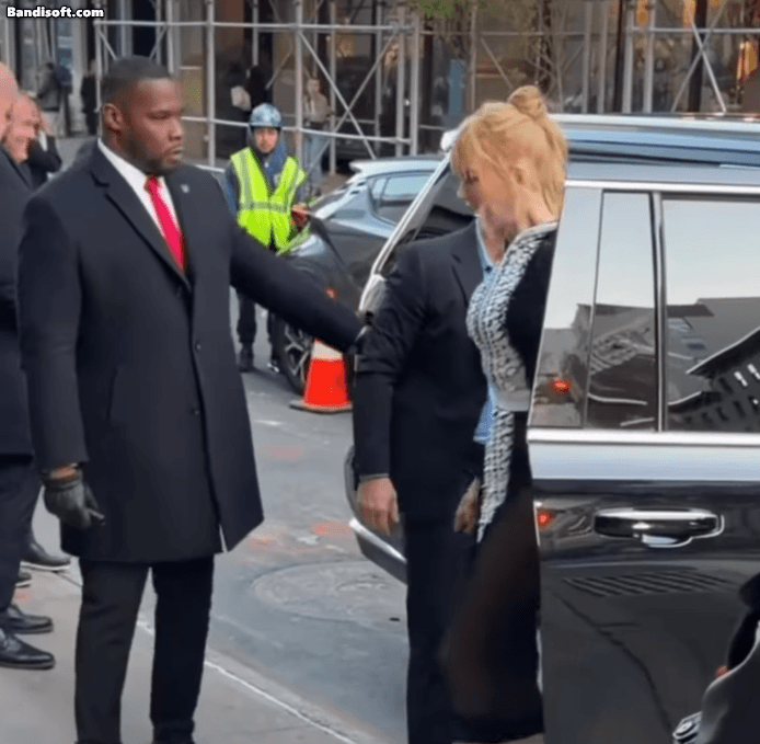 Bảo mỹ nh&acirc;n n&agrave;y 58 tuổi nghe m&agrave; giật đ&ugrave;ng ng&atilde; ngửa: Đường cong kh&eacute;t lẹt đ&atilde; thật sự, tường th&agrave;nh visual phải như thế- Ảnh 3.