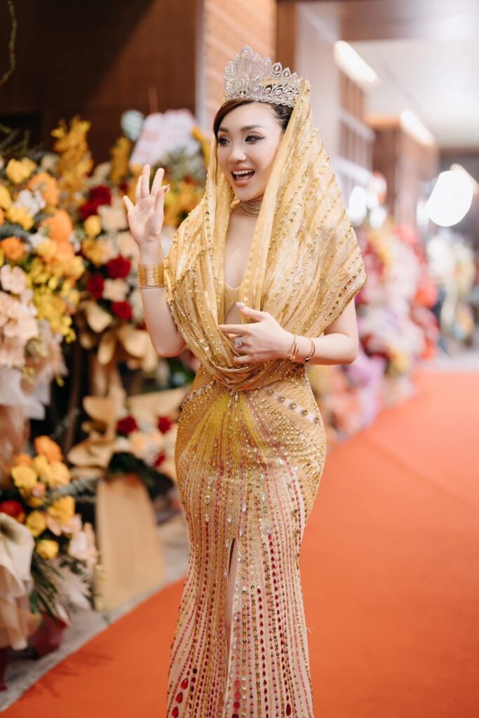 Hoa hậu l&agrave;m &ldquo;mẹ đơn th&acirc;n b&aacute;n sandwich, đi gi&uacute;p việc&rdquo; ở H&agrave; Nội bỗng kho&aacute; sạch clip, tiết lộ l&yacute; do tạm nghỉ b&aacute;n - Ảnh 7.