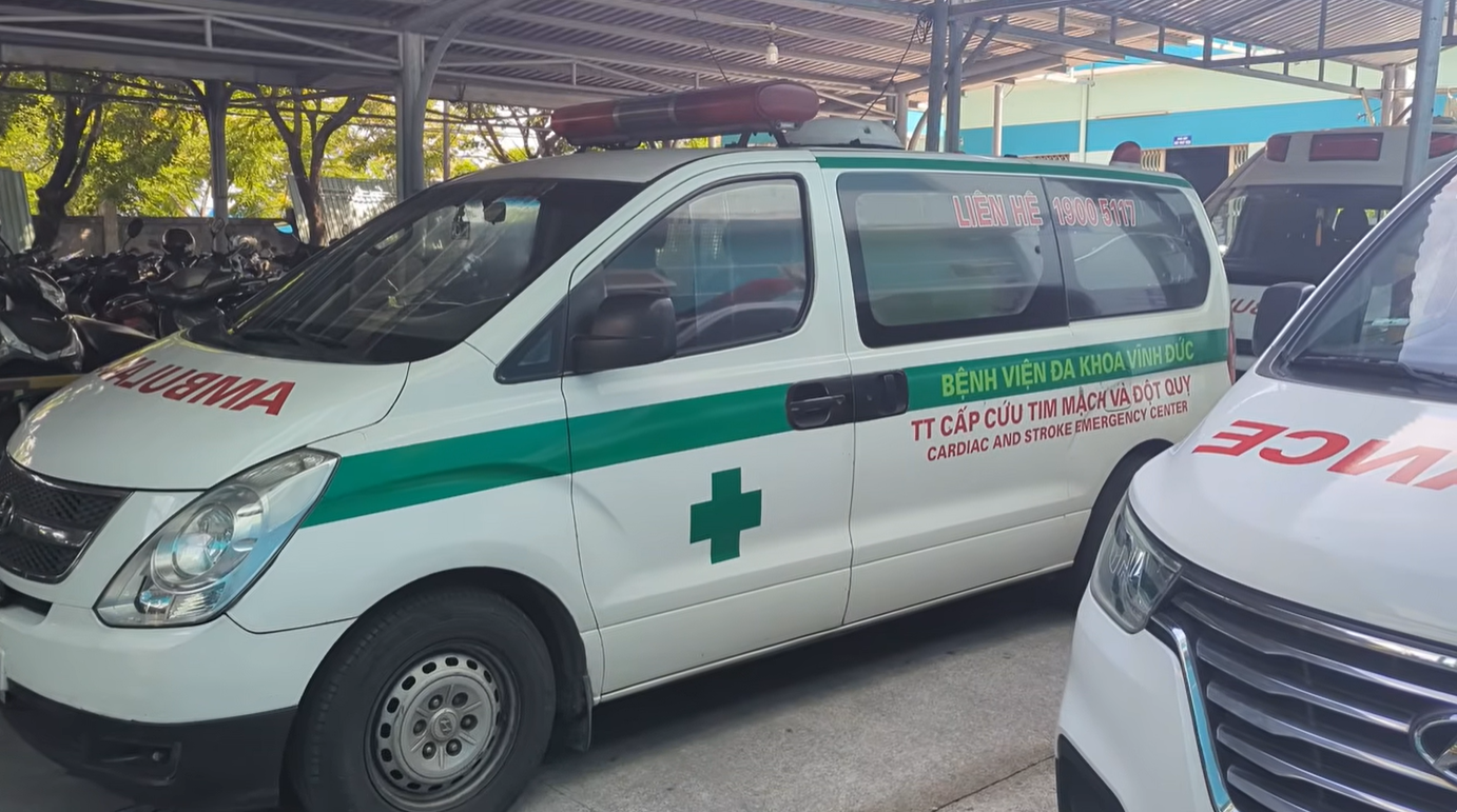 Kh&aacute;ch T&acirc;y phẫu thuật tại 1 bệnh viện ở Đ&agrave; Nẵng: "Nếu l&agrave;m ở Mỹ, t&ocirc;i sẽ phải nợ nần chồng chất trong &iacute;t nhất 10 năm"- Ảnh 2.