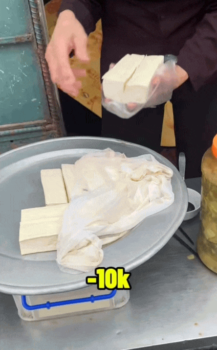 Chi tiêu tiết kiệm 200.000 đồng cho cả tuần ở Hà Nội: Bữa cơm gia đình đầy ý nghĩa - Ảnh 3. Chi tiêu tiết kiệm 200.000 đồng cho cả tuần ở Hà Nội: Bữa cơm gia đình đầy ý nghĩa - Ảnh 3.