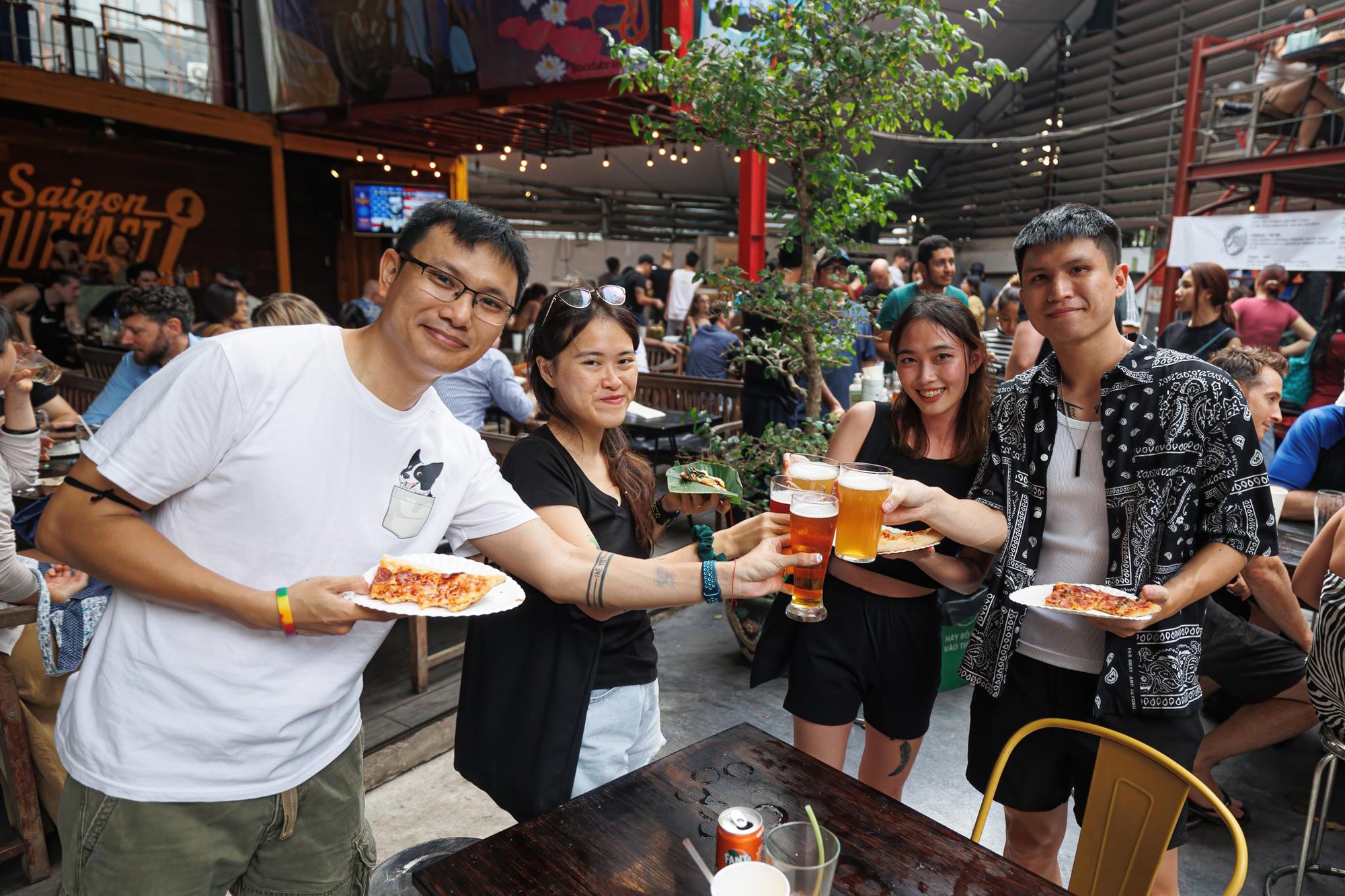 Lễ hội Pizza đa sắc màu giữa lòng TP.HCM: hành trình giao thoa văn hóa ẩm thực không giới hạn - Ảnh 1. Lễ hội Pizza đa sắc màu giữa lòng TP.HCM: hành trình giao thoa văn hóa ẩm thực không giới hạn - Ảnh 1.