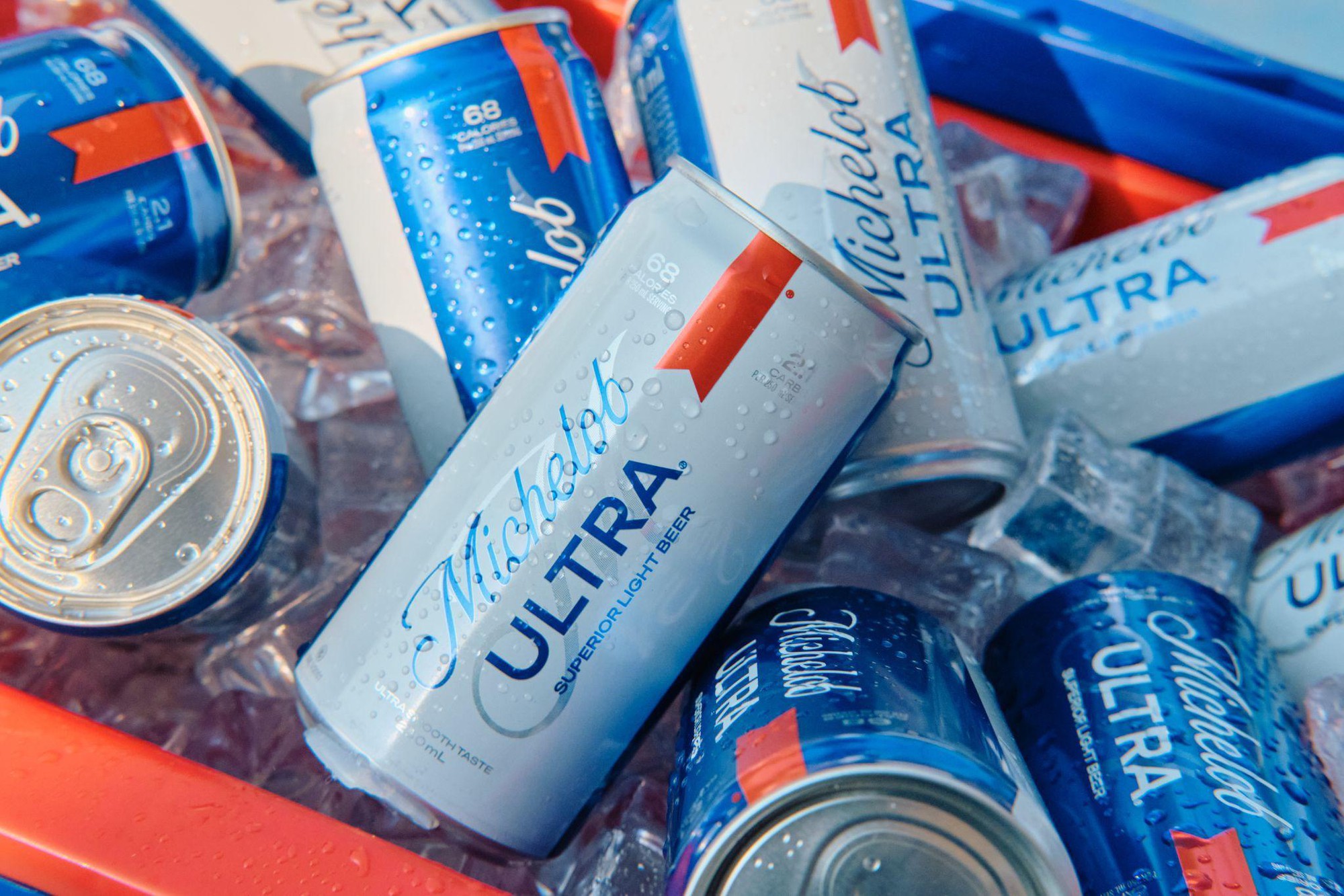Michelob ULTRA ra mắt tại Việt Nam - lựa chọn gắn liền với lối sống năng động - Ảnh 2. Michelob ULTRA ra mắt tại Việt Nam - lựa chọn gắn liền với lối sống năng động - Ảnh 2.