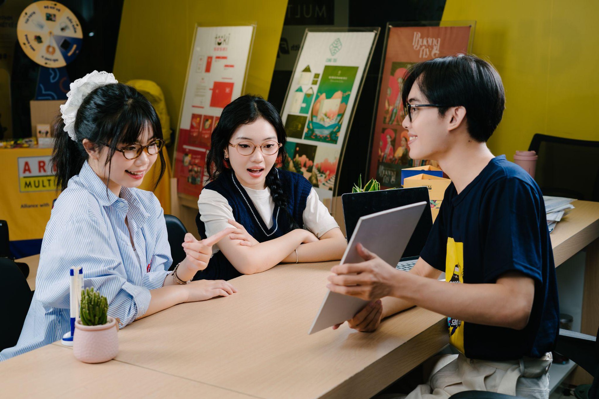 Đi làm thử trước khi học thật: Gen Z rủ nhau “test nghề” tại OPEN Z 2026 - Ảnh 3. Đi làm thử trước khi học thật: Gen Z rủ nhau “test nghề” tại OPEN Z 2026 - Ảnh 3.