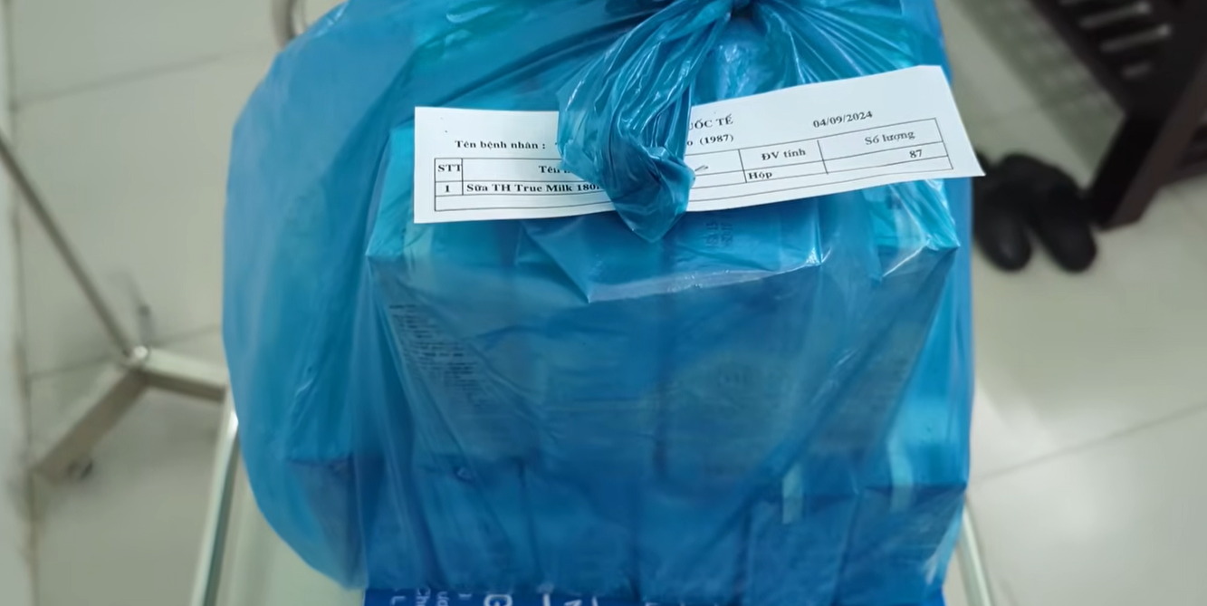 Kh&aacute;ch T&acirc;y phẫu thuật tại 1 bệnh viện ở Đ&agrave; Nẵng: "Nếu l&agrave;m ở Mỹ, t&ocirc;i sẽ phải nợ nần chồng chất trong &iacute;t nhất 10 năm"- Ảnh 6.