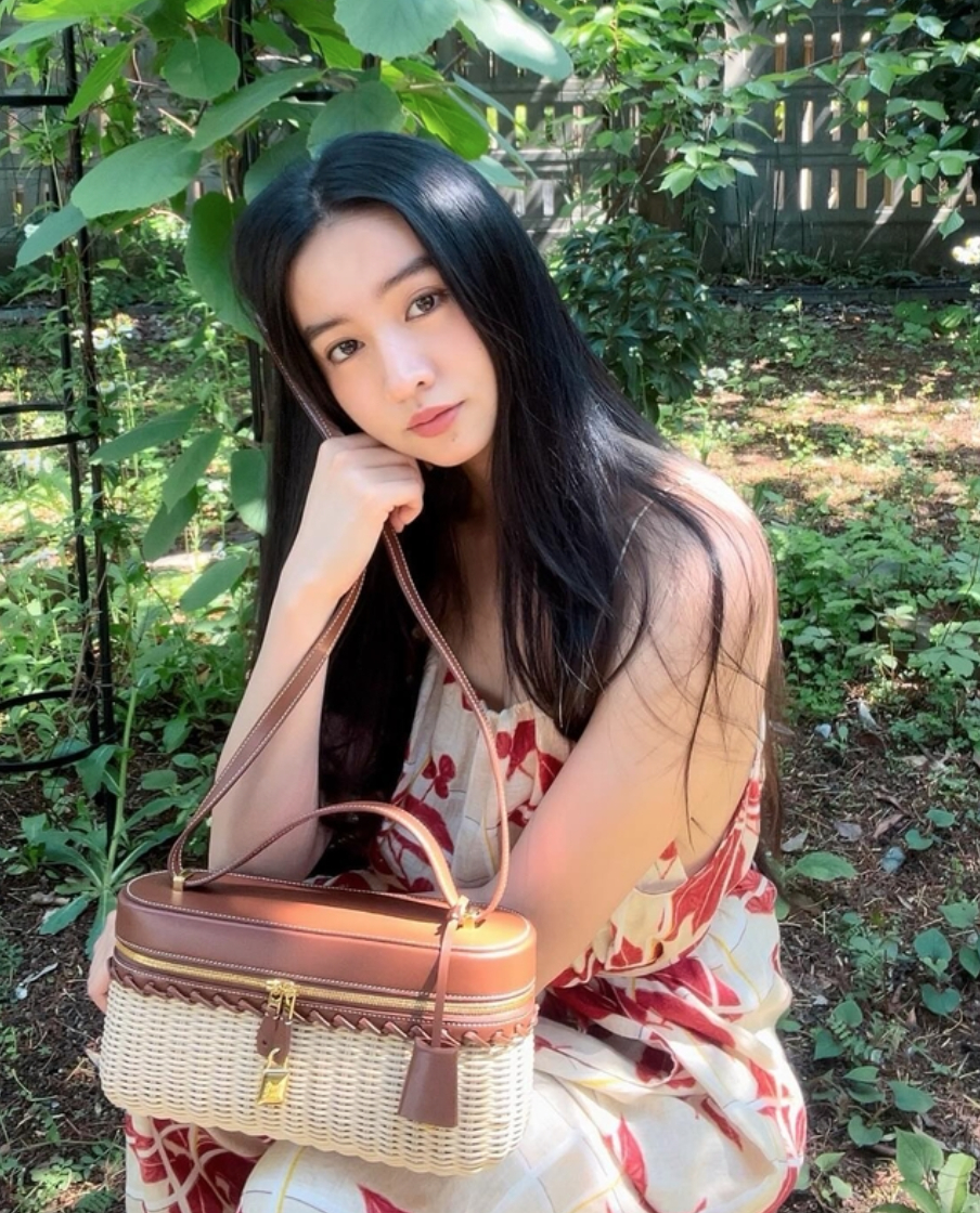 C&ocirc;ng ch&uacute;a showbiz Nhật Bản từng bị ch&iacute;nh người Nhật tẩy chay, 15 tuổi đ&atilde; th&agrave;nh c&ocirc;ng nhưng vẫn cố tho&aacute;t m&aacute;c "nepo baby" mỗi ng&agrave;y- Ảnh 5.