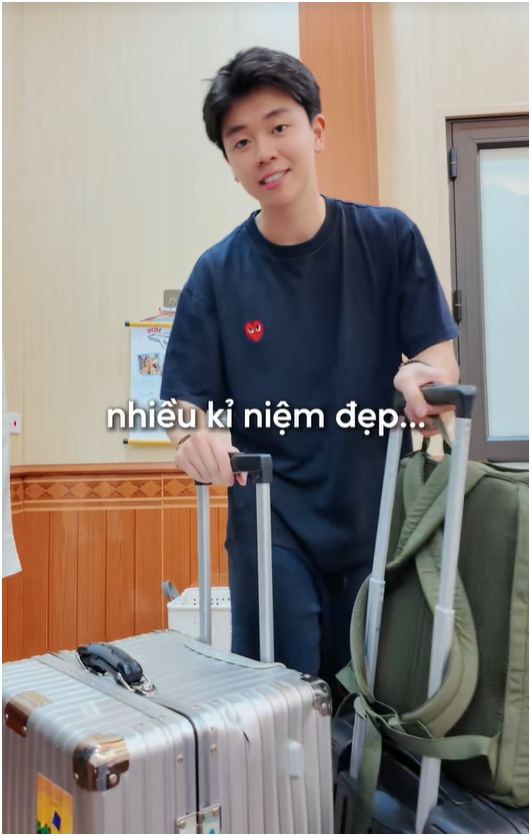 Phi c&ocirc;ng H&agrave; C&ograve;i th&ocirc;ng b&aacute;o: &ldquo;Đ&acirc;y l&agrave; chuyến bay cuối c&ugrave;ng của m&igrave;nh&hellip;&rdquo;- Ảnh 1.