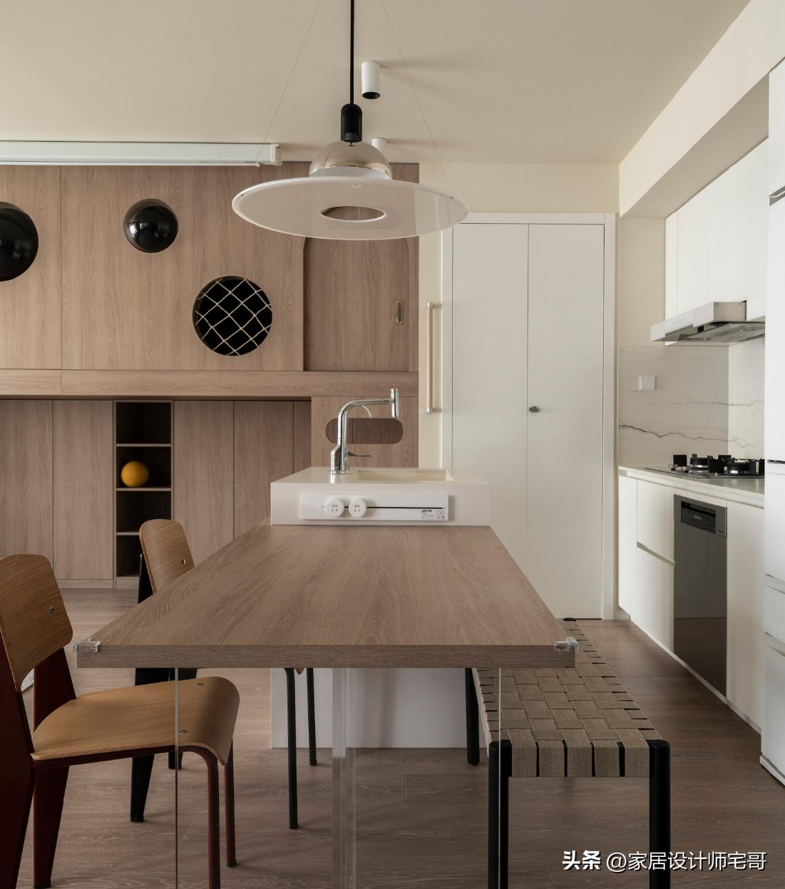 Chỉ 45m&sup2; nhưng chia được 3 ph&ograve;ng ngủ: B&agrave;i to&aacute;n nh&agrave; nhỏ được giải qu&aacute; th&ocirc;ng minh- Ảnh 8.