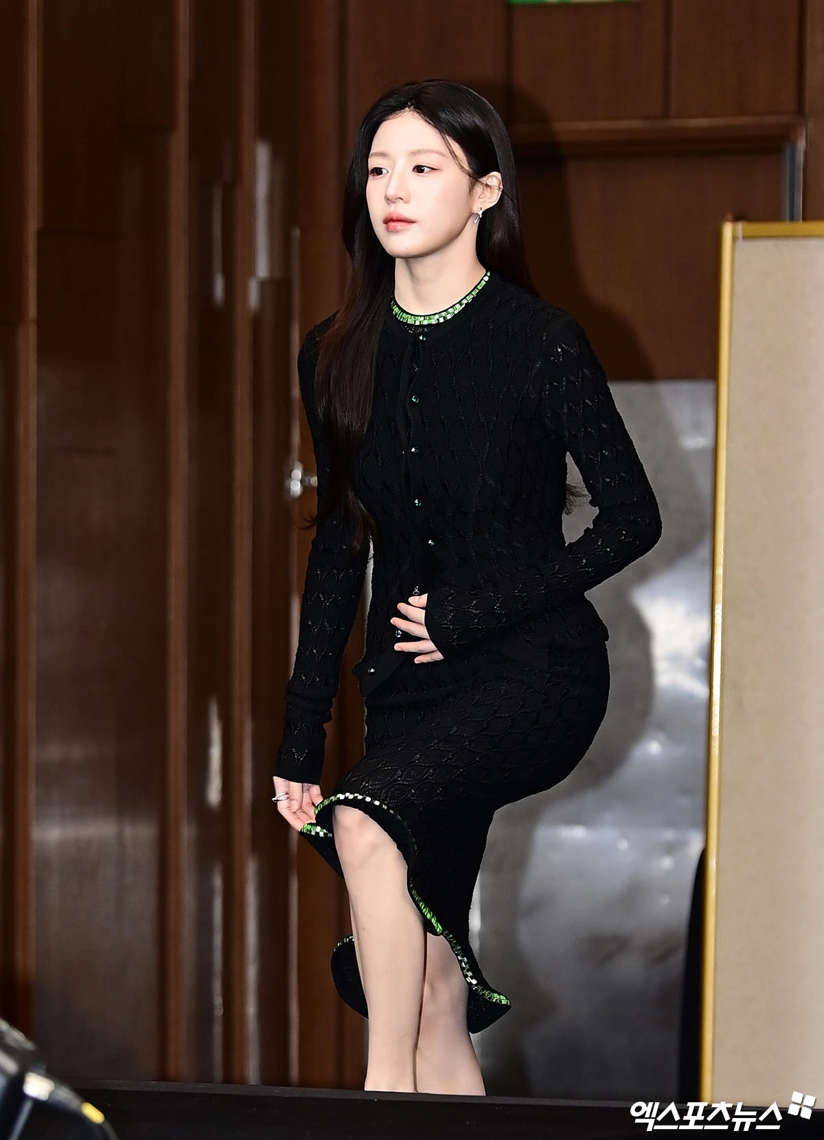 Mỹ nh&acirc;n mang gương mặt định h&igrave;nh thẩm mỹ của cả H&agrave;n Quốc: Visual tuyệt t&aacute;c ph&ograve;ng mổ, đẹp kh&ocirc;ng thể tả nổi- Ảnh 4.