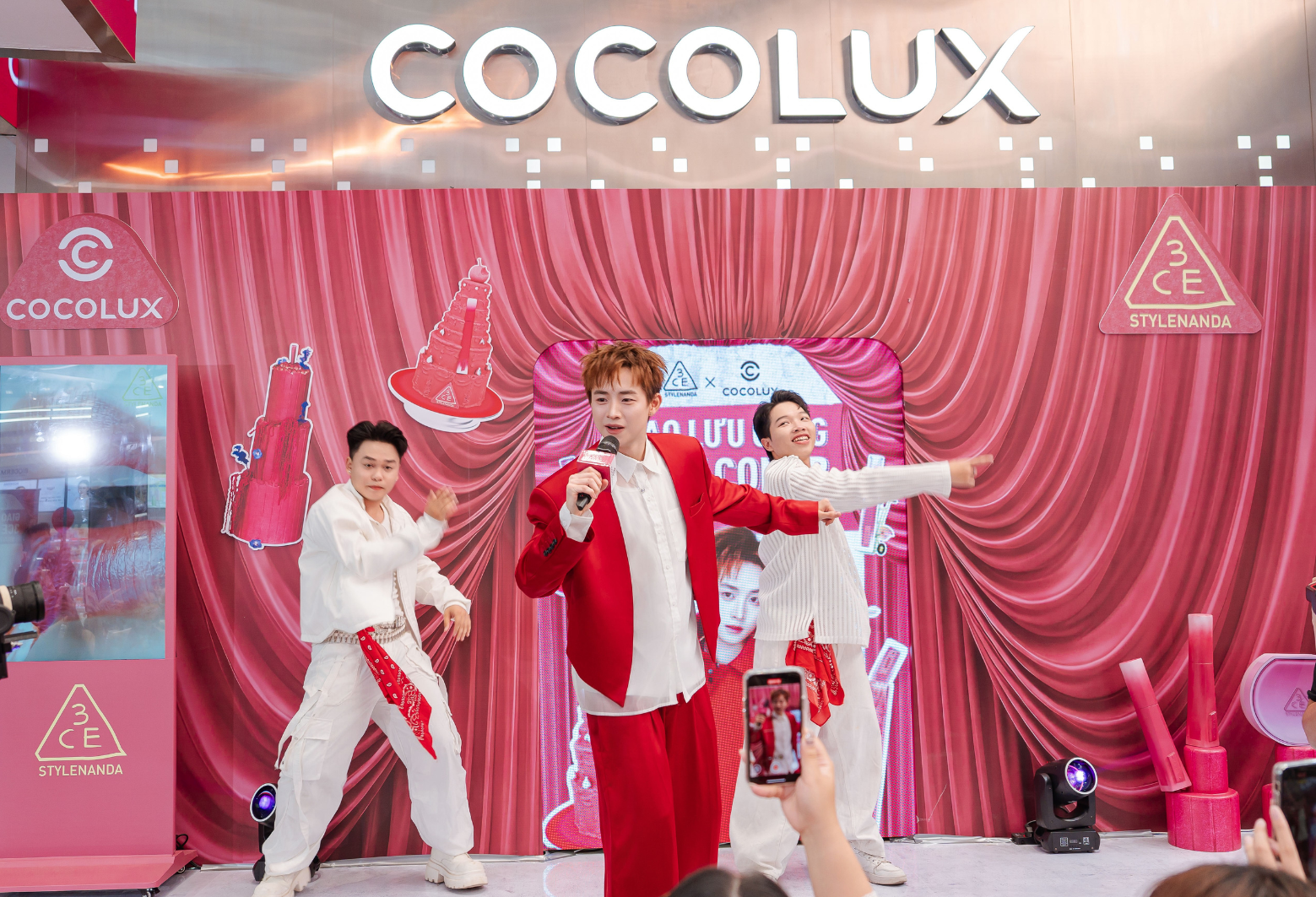 CongB &ldquo;b&ugrave;ng ch&aacute;y&rdquo; tại sự kiện Cocolux x 3CE: Gen Z phủ k&iacute;n flagship Cocolux - Ảnh 1.