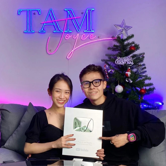 Tiểu thư S&agrave;i th&agrave;nh 15 tuổi y&ecirc;u, 20 tuổi lấy chồng: Ở biệt thự 3 tầng s&aacute;ng nhất phố, qua 4 lần sinh nở vẫn đẹp như g&aacute;i đ&ocirc;i mươi- Ảnh 8.