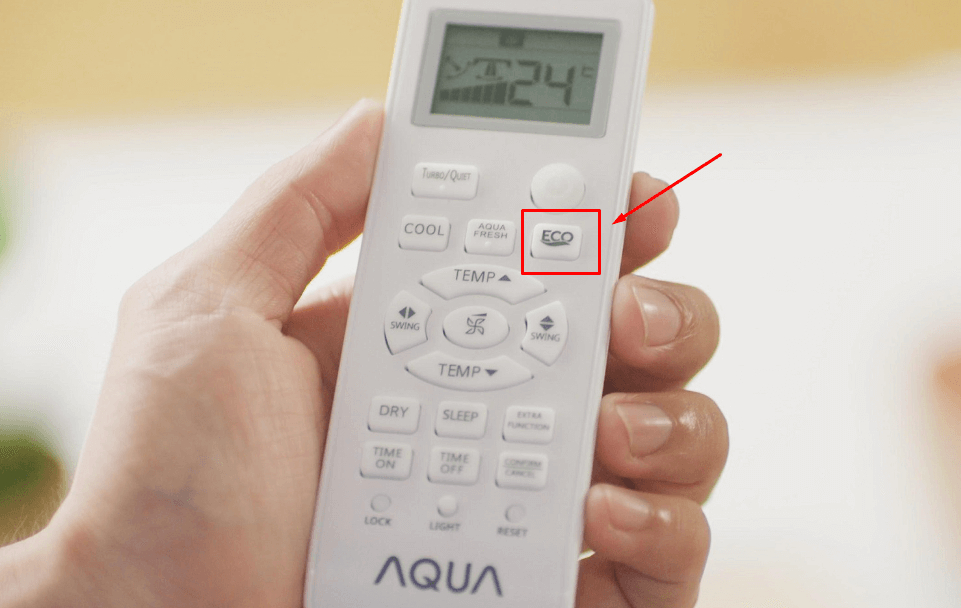 Điều h&ograve;a c&oacute; 2 n&uacute;t nhỏ gi&uacute;p tiết kiệm điện mỗi th&aacute;ng, nhiều người kh&ocirc;ng biết c&aacute;ch sử dụng- Ảnh 1.