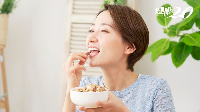 Phụ nữ n&ecirc;n ăn loại quả n&agrave;y như bữa ăn nhẹ mỗi ng&agrave;y: Sau 1 th&aacute;ng, t&ocirc;i thấy "bụng dạ" khỏe mạnh, da dẻ hồng h&agrave;o hơn thấy r&otilde;- Ảnh 4.