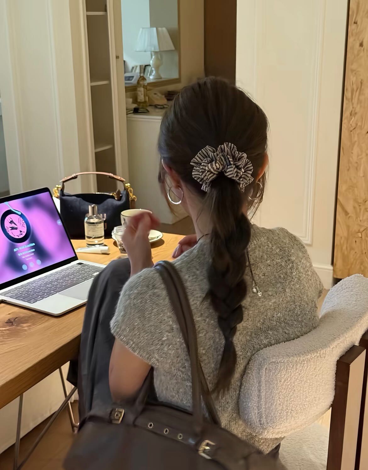 Khi bố mẹ cần tiền viện ph&iacute; gấp: 3 kiểu người lộ r&otilde; ai &ldquo;c&oacute; tiền thật&rdquo; - Ảnh 2.