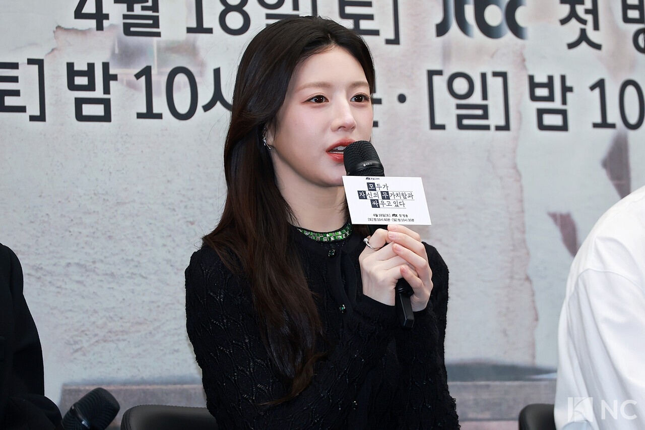 Mỹ nh&acirc;n mang gương mặt định h&igrave;nh thẩm mỹ của cả H&agrave;n Quốc: Visual tuyệt t&aacute;c ph&ograve;ng mổ, đẹp kh&ocirc;ng thể tả nổi- Ảnh 3.