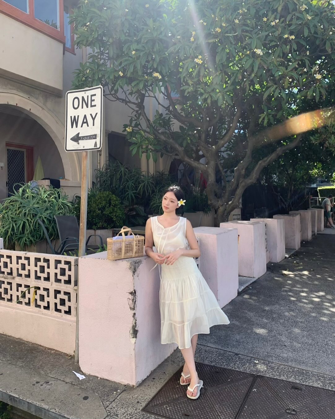 4 c&aacute;ch mặc ch&acirc;n v&aacute;y đẹp m&ecirc; ly khi đi du lịch- Ảnh 4.