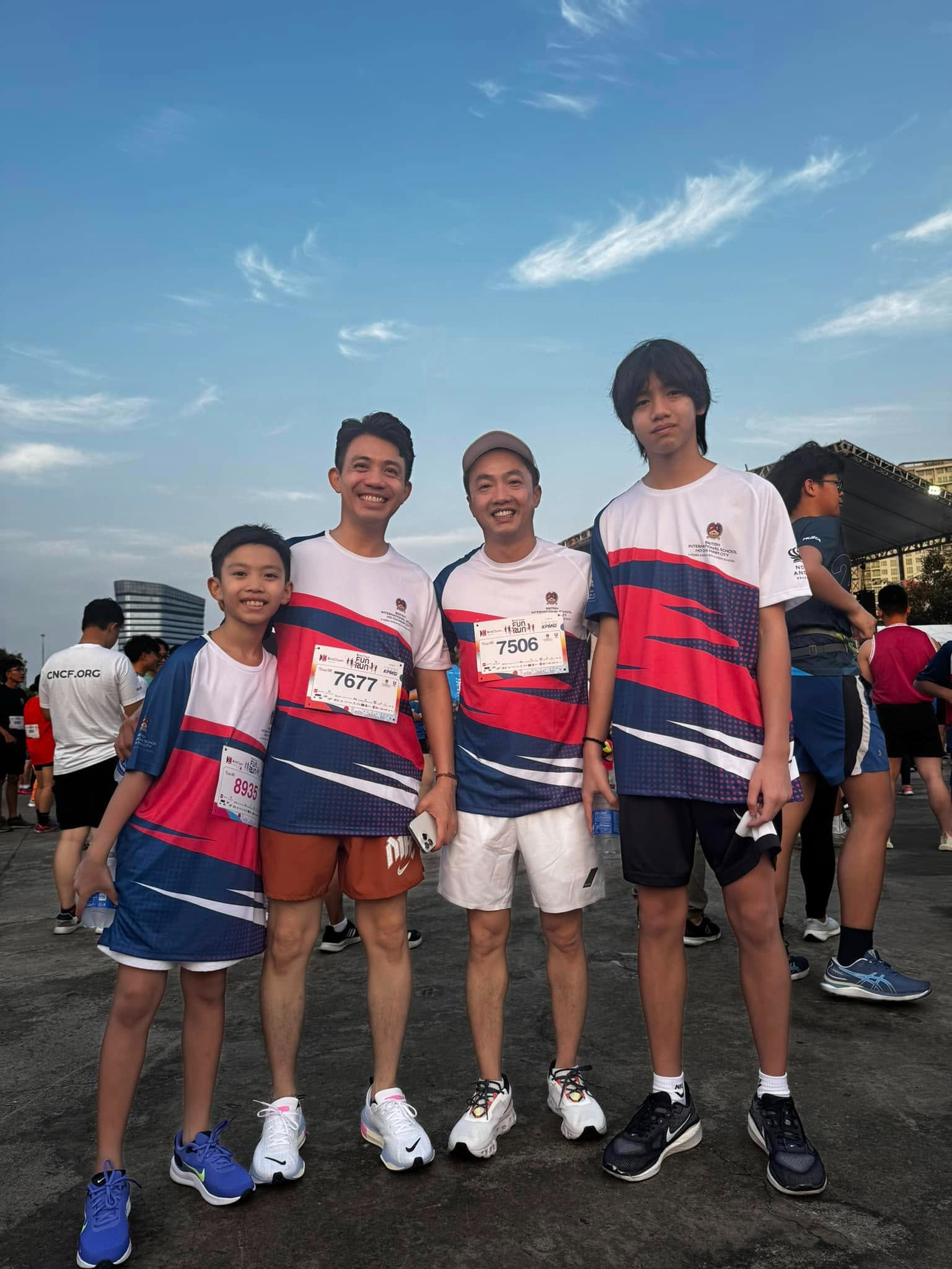 Chuyện g&igrave; tr&ecirc;n m&aacute;y bay m&agrave; Cường Đ&ocirc; La phải "tag" thẳng vợ Minh Nhựa? - Ảnh 14.