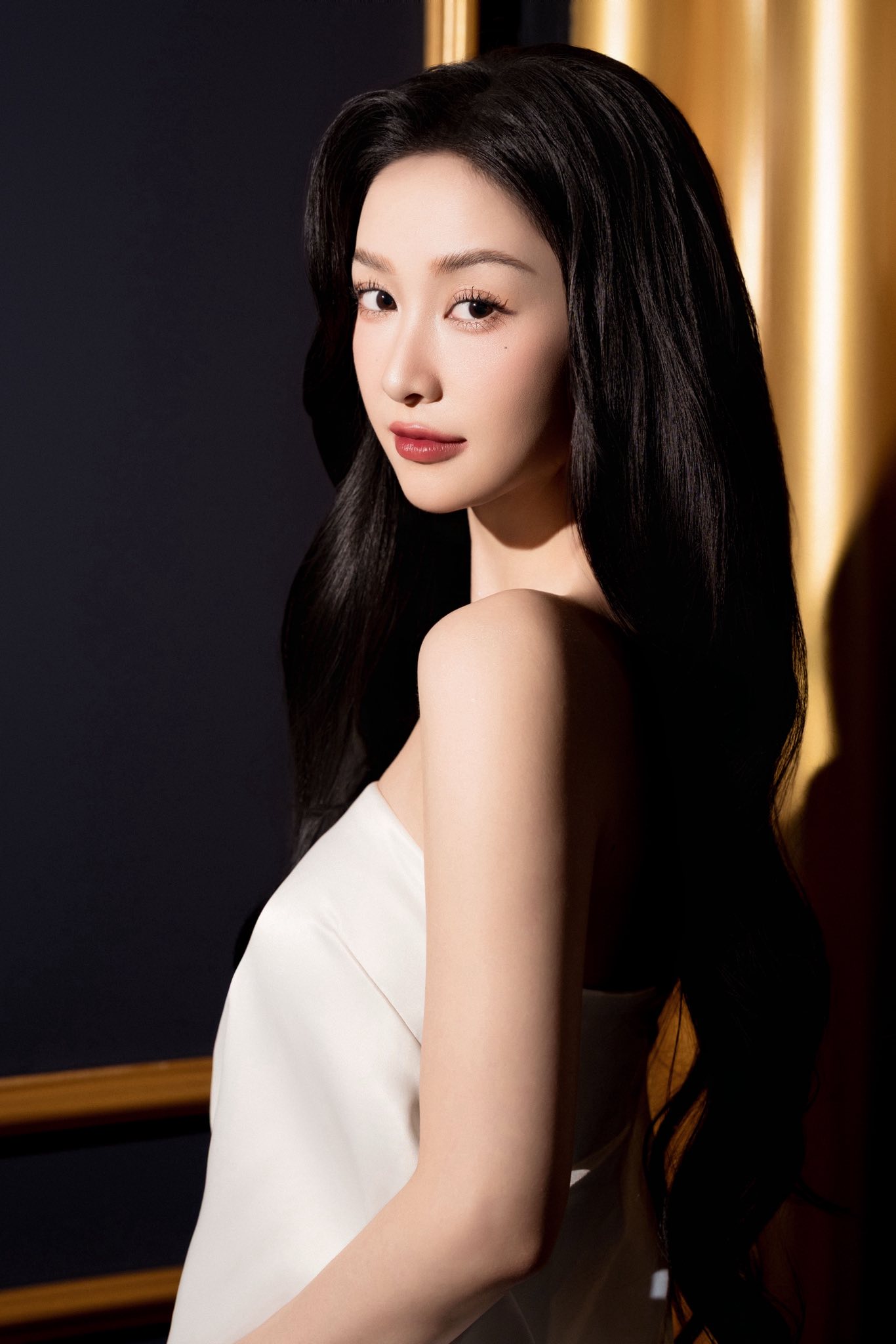 C&ocirc; g&aacute;i được b&aacute;o Th&aacute;i khen "quyến rũ nhất Việt Nam", truyền th&ocirc;ng Trung cũng n&aacute;o loạn v&igrave; đẹp như Angela Baby- Ảnh 5.