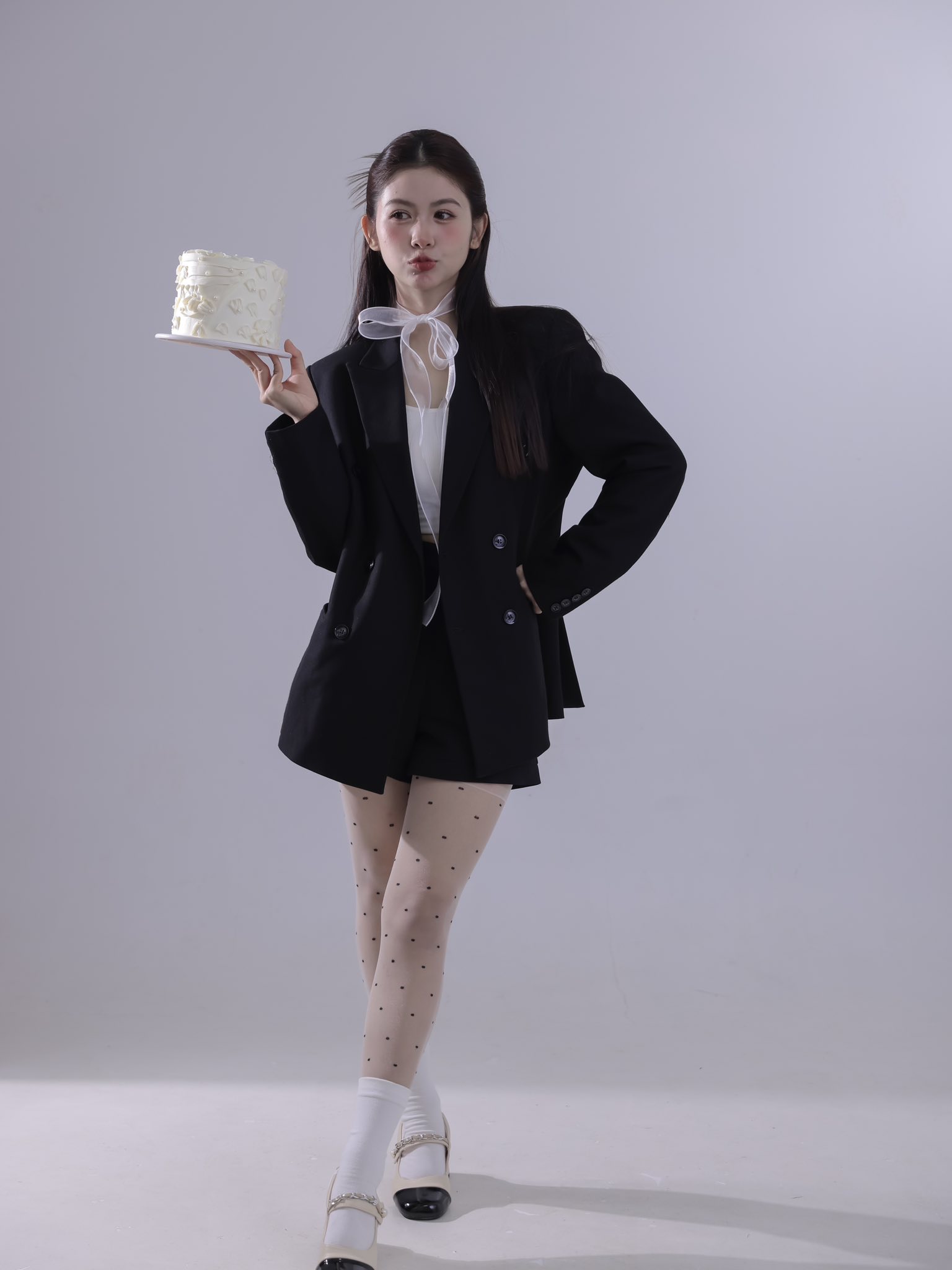 Cuộc sống hiện tại của hot girl ch&acirc;n kho&egrave;o đ&igrave;nh đ&aacute;m: Đ&atilde; chồng con, phản hồi khi bị n&oacute;i &ldquo;t&agrave;n tạ&rdquo;- Ảnh 8.