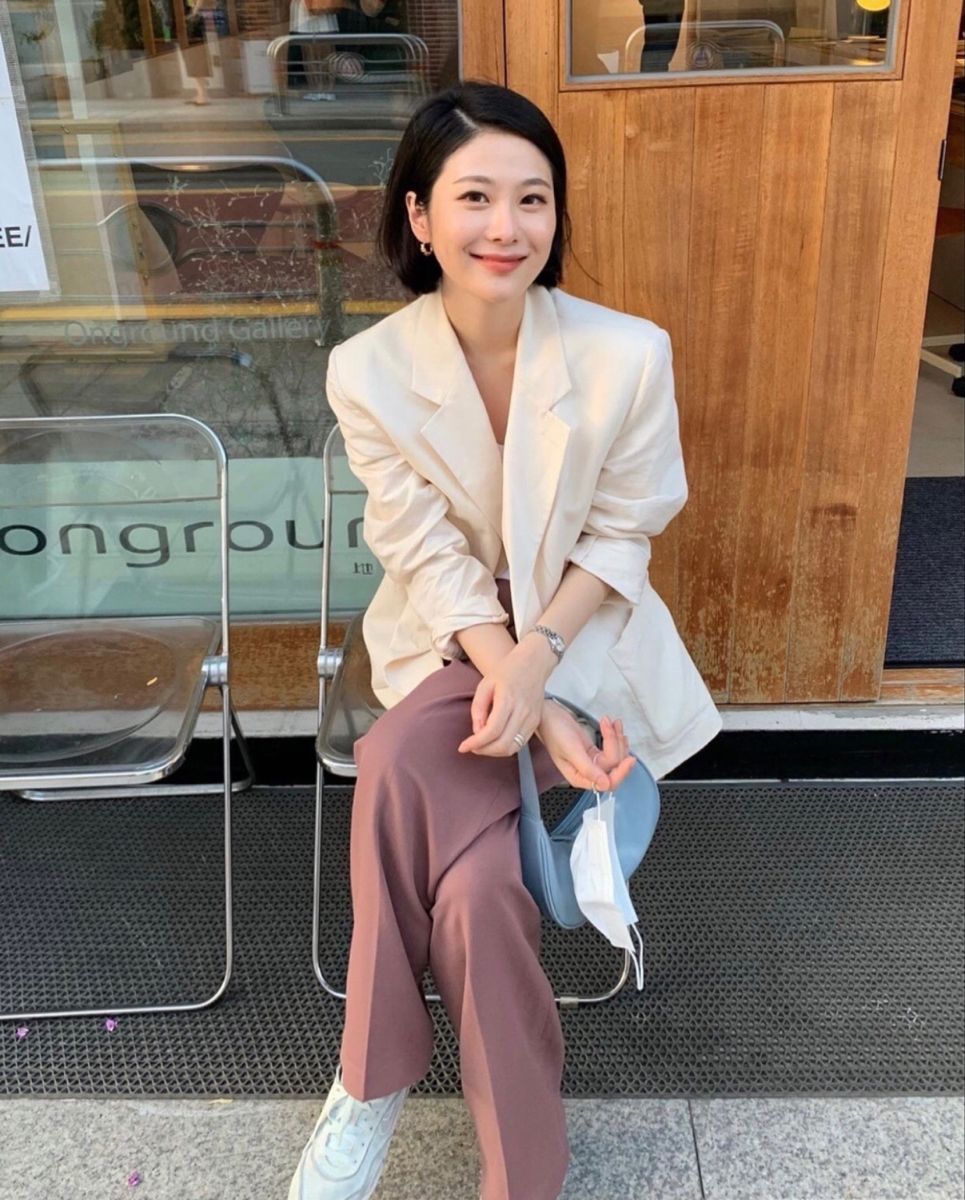 Tiền kh&oacute; kiếm v&agrave; qu&aacute; "dễ mất": D&acirc;n văn ph&ograve;ng đổi chiến lược giữ tiền, chuyển sang "săn l&atilde;i suất" - Ảnh 2.