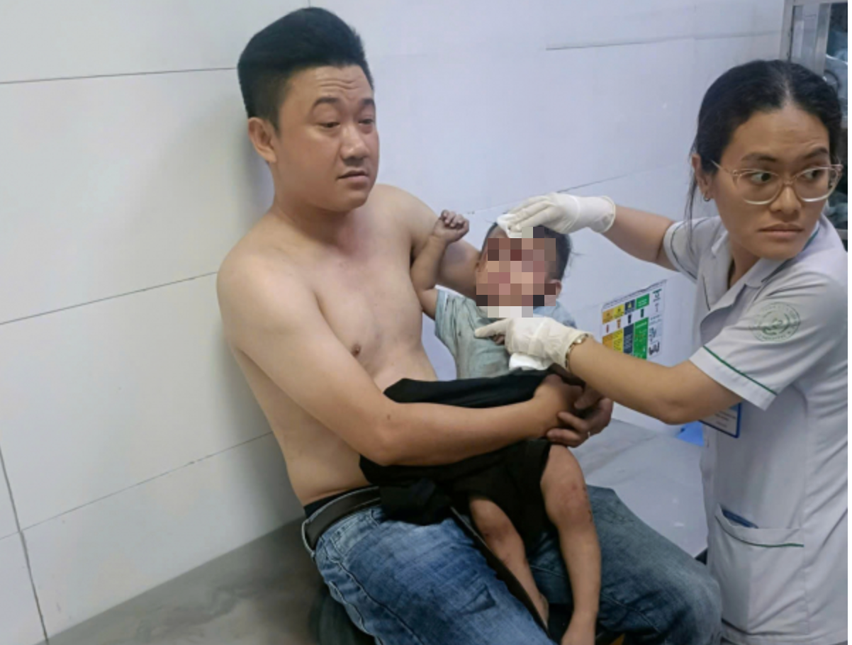 Đại u&yacute; c&ocirc;ng an ở TPHCM cứu ch&aacute;u b&eacute; 13 th&aacute;ng tuổi đốn tim mạng x&atilde; hội   - Ảnh 3.