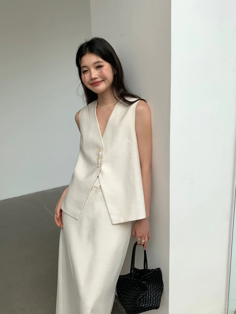 Kh&ocirc;ng logo, kh&ocirc;ng cầu kỳ: Linen ch&iacute;nh l&agrave; &ldquo;vũ kh&iacute; gi&agrave;u ngầm&rdquo; của m&ugrave;a h&egrave; 2026 - Ảnh 9.