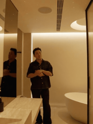 Trấn Th&agrave;nh khoe nh&agrave; mới: Nội thất sang xịn, ri&ecirc;ng ph&ograve;ng tắm khiến netizen trầm trồ "h&oacute;a ra đ&acirc;y l&agrave; c&aacute;ch người gi&agrave;u x&agrave;i tiền"- Ảnh 3.