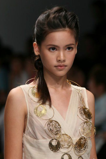 C&ocirc; g&aacute;i đi dạo bất ngờ th&agrave;nh si&ecirc;u sao được 200 brand săn l&ugrave;ng, tuổi 33 lấy chồng đẹp trai h&agrave;ng top thế giới- Ảnh 6.