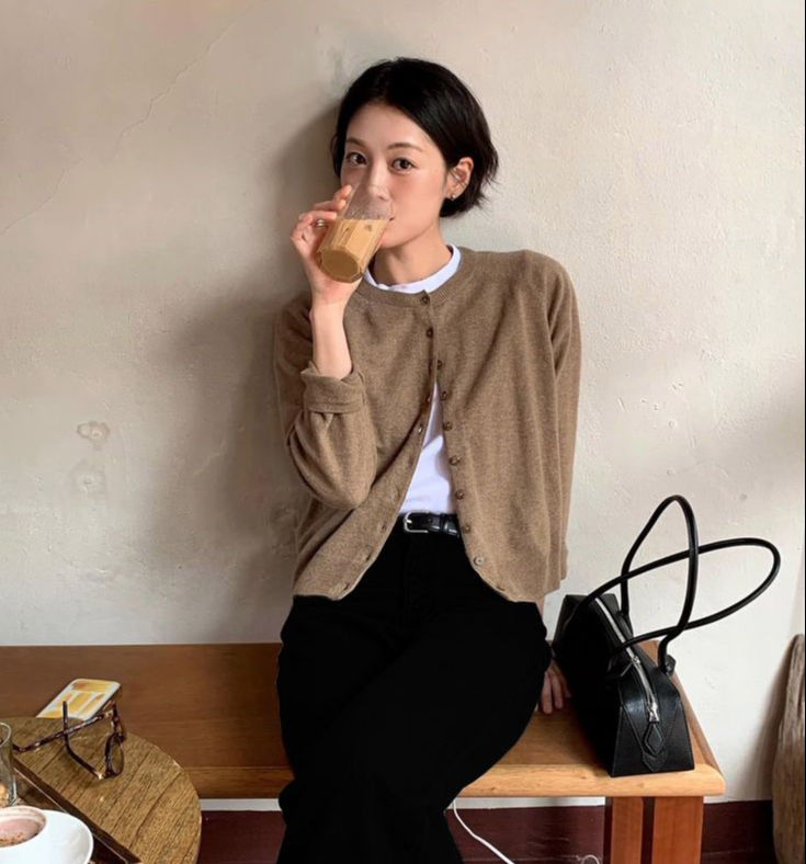 Tiền kh&oacute; kiếm v&agrave; qu&aacute; "dễ mất": D&acirc;n văn ph&ograve;ng đổi chiến lược giữ tiền, chuyển sang "săn l&atilde;i suất" - Ảnh 1.