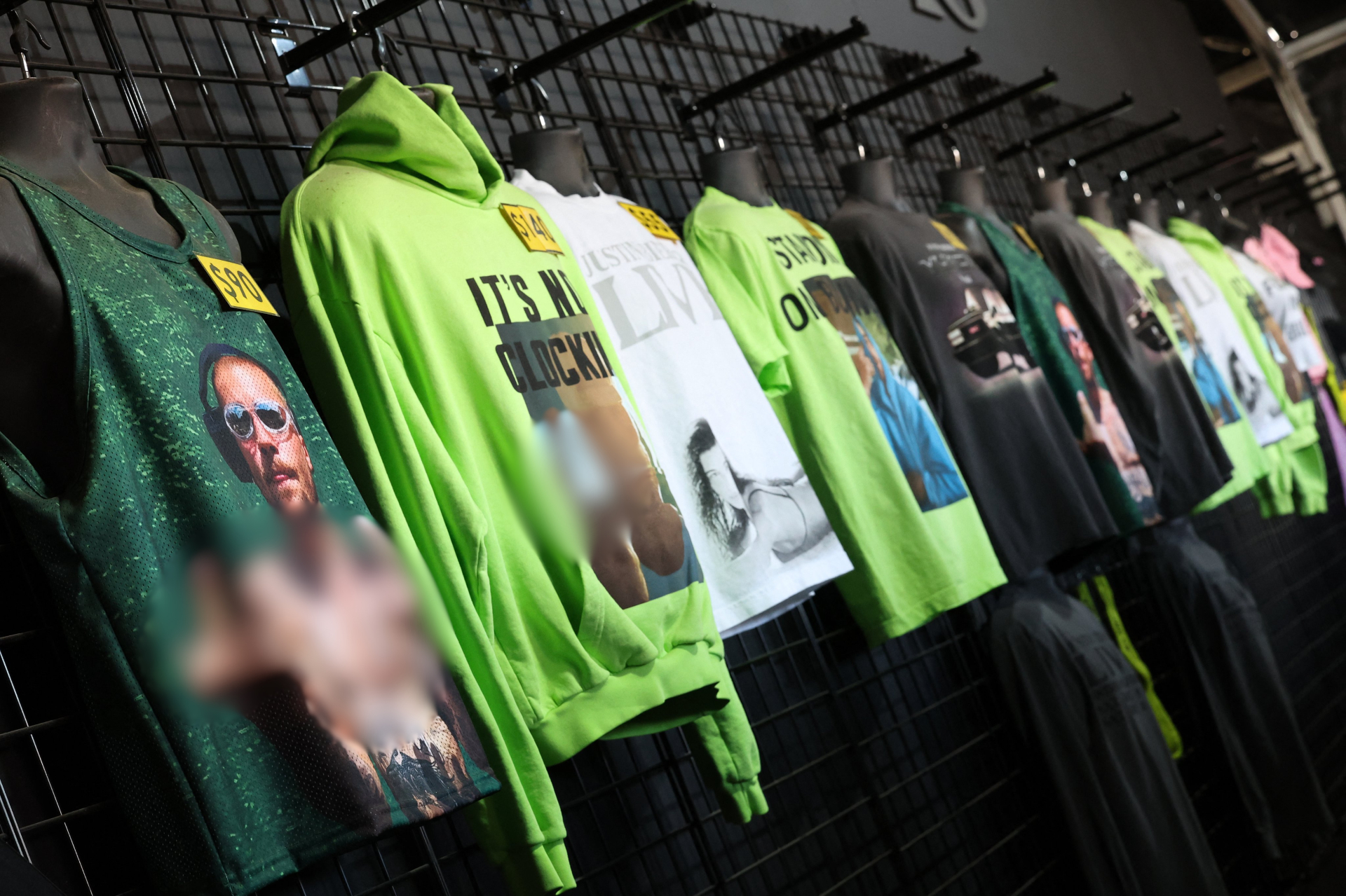 Ch&ecirc; th&igrave; cứ ch&ecirc;, Justin Bieber lập kỷ lục thu về 132 tỷ đồng từ việc b&aacute;n quần &aacute;o ở Coachella- Ảnh 5.