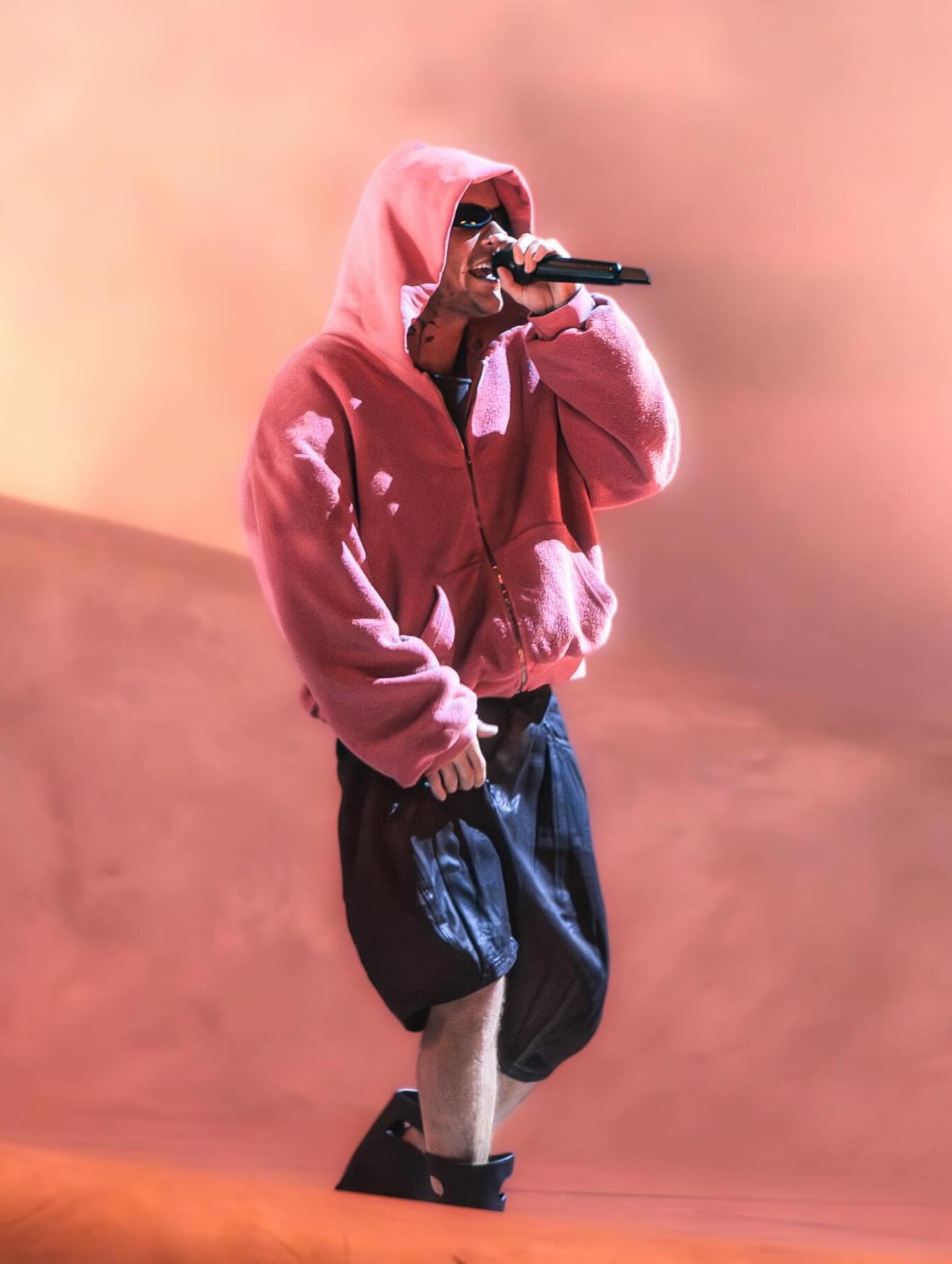 Ch&ecirc; th&igrave; cứ ch&ecirc;, Justin Bieber lập kỷ lục thu về 132 tỷ đồng từ việc b&aacute;n quần &aacute;o ở Coachella- Ảnh 1.