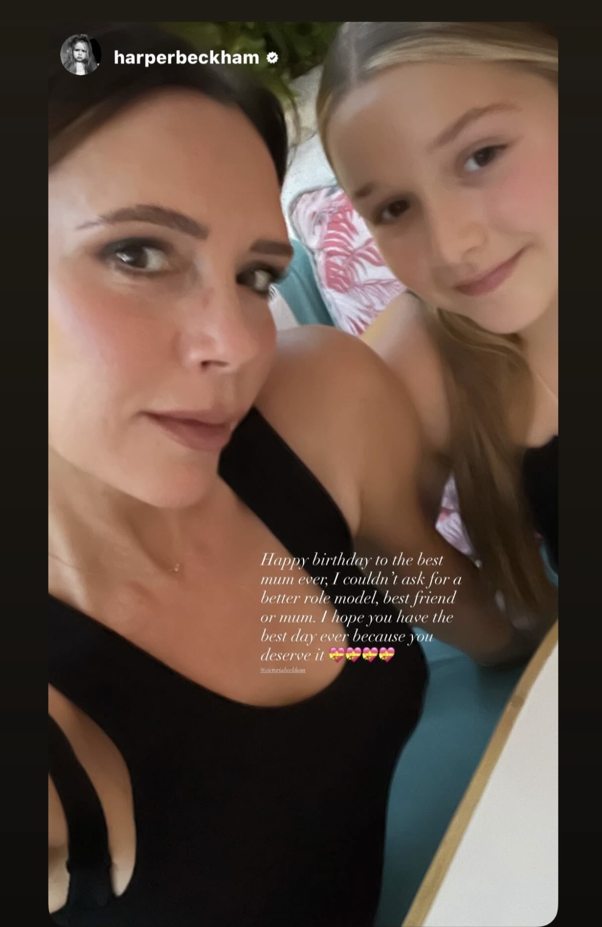 Tiểu thư Harper Beckham xinh đẹp c&ograve;n t&igrave;nh cảm, viết t&acirc;m thư x&uacute;c động mừng sinh nhật mẹ, c&ograve;n Brooklyn lại "mất h&uacute;t"- Ảnh 2.