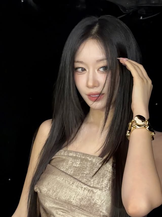 Mỹ nh&acirc;n đ&igrave;nh đ&aacute;m showbiz lộ diện với visual kh&ocirc;ng tin nổi hậu drama chồng cầu thủ đi bar với g&aacute;i lạ- Ảnh 5.