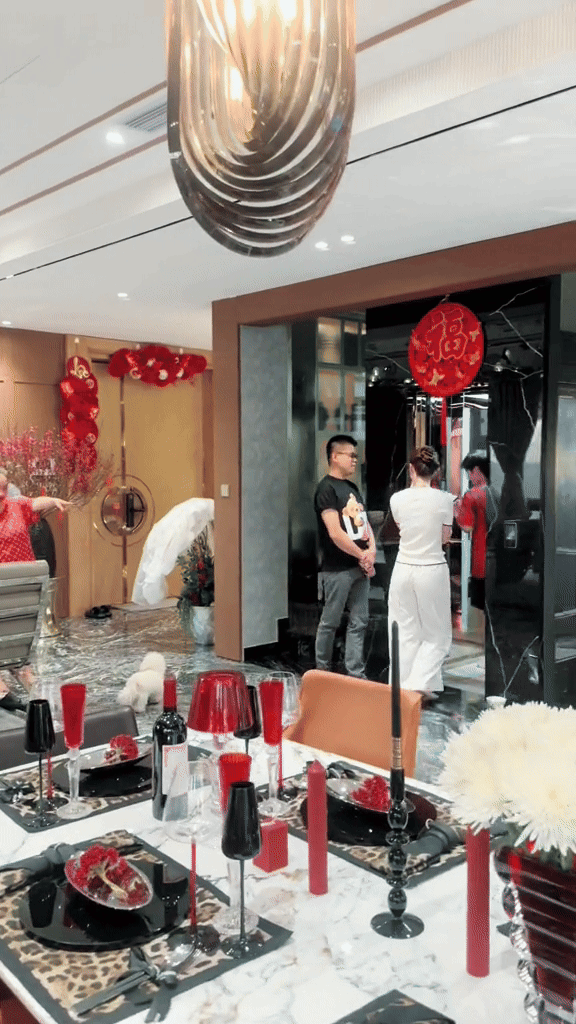 "Lọ Lem miền T&acirc;y" cưới thiếu gia S&agrave;i th&agrave;nh: Được mẹ chồng tặng biệt thự t&acirc;n h&ocirc;n trăm tỷ, t&agrave;i trợ lu&ocirc;n nội thất xa hoa- Ảnh 9.