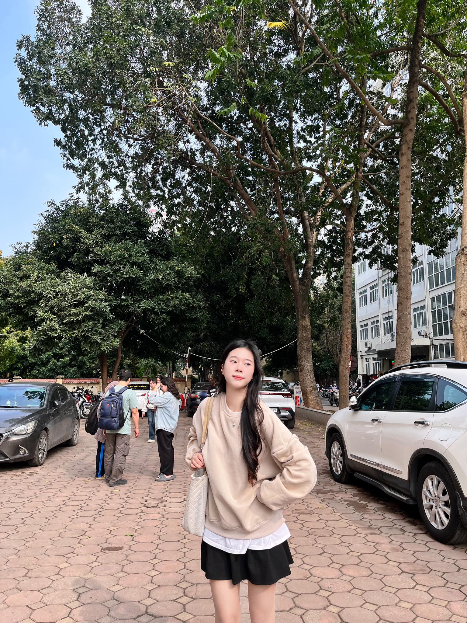 Người Việt chi 726.500 tỷ đồng v&agrave;o c&aacute;c h&agrave;ng qu&aacute;n: Giới trẻ "bỏ" cơm nh&agrave;, chuộng mua thức ăn nấu sẵn v&agrave; d&ugrave;ng đồ tiện lợi- Ảnh 1.