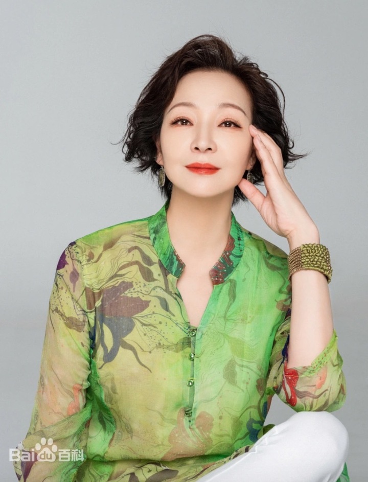 Cung nữ trong "T&acirc;y du k&yacute;": Đỗ 2 trường đại học, trở th&agrave;nh nh&agrave; thiết kế nổi tiếng- Ảnh 2.