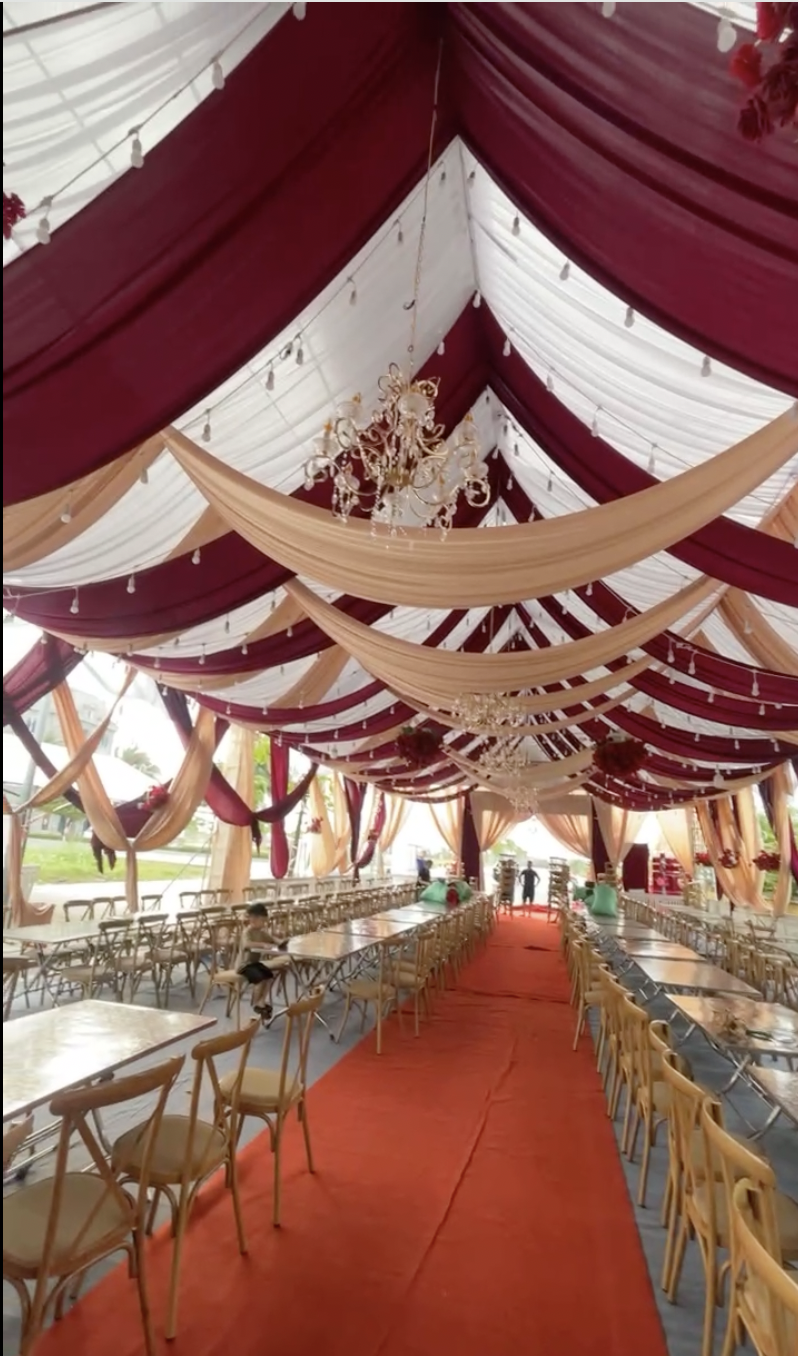 Nh&agrave; Văn To&agrave;n dựng rạp cưới linh đ&igrave;nh g&acirc;y ch&uacute; &yacute;, c&ocirc; d&acirc;u l&agrave; "em g&aacute;i hot nhất l&agrave;ng b&oacute;ng đ&aacute;" - &aacute;&ordm;&cent;nh 4.