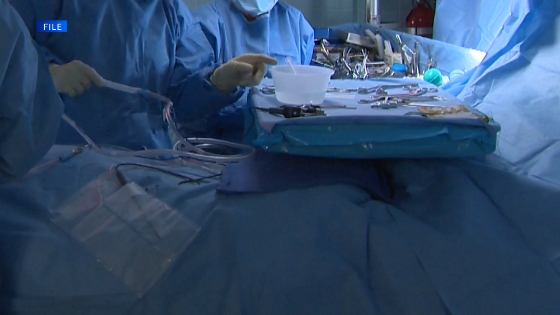 Bác sĩ cắt nhầm nội tạng khiến bệnh nhân tử vong ngay trên bàn mổ - áº¢nh 1.