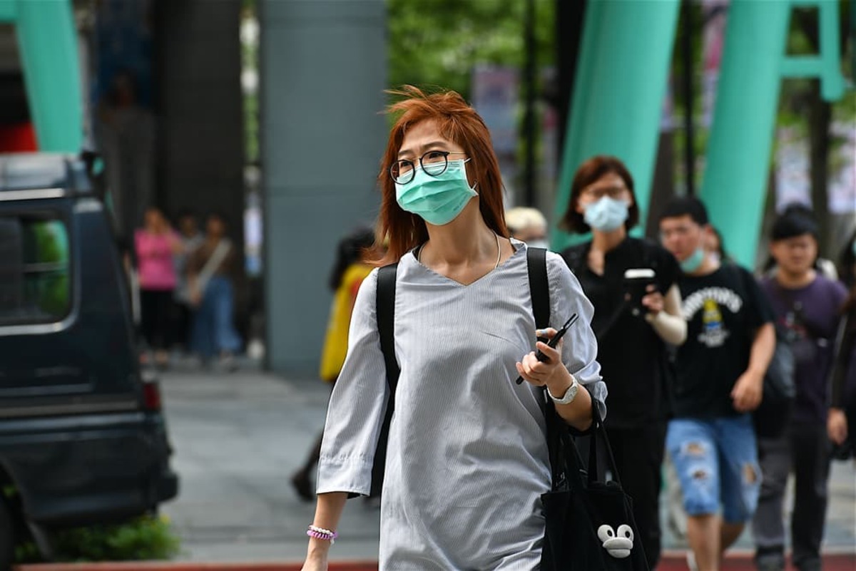 Gi&aacute; cả leo thang, ti&ecirc;u 1 đồng cũng r&eacute;n: Giờ ăn no l&agrave; được, 3 th&aacute;ng mới d&aacute;m ăn 1 bữa ngon, mua sắm th&igrave; th&ocirc;i hẳn- Ảnh 3.