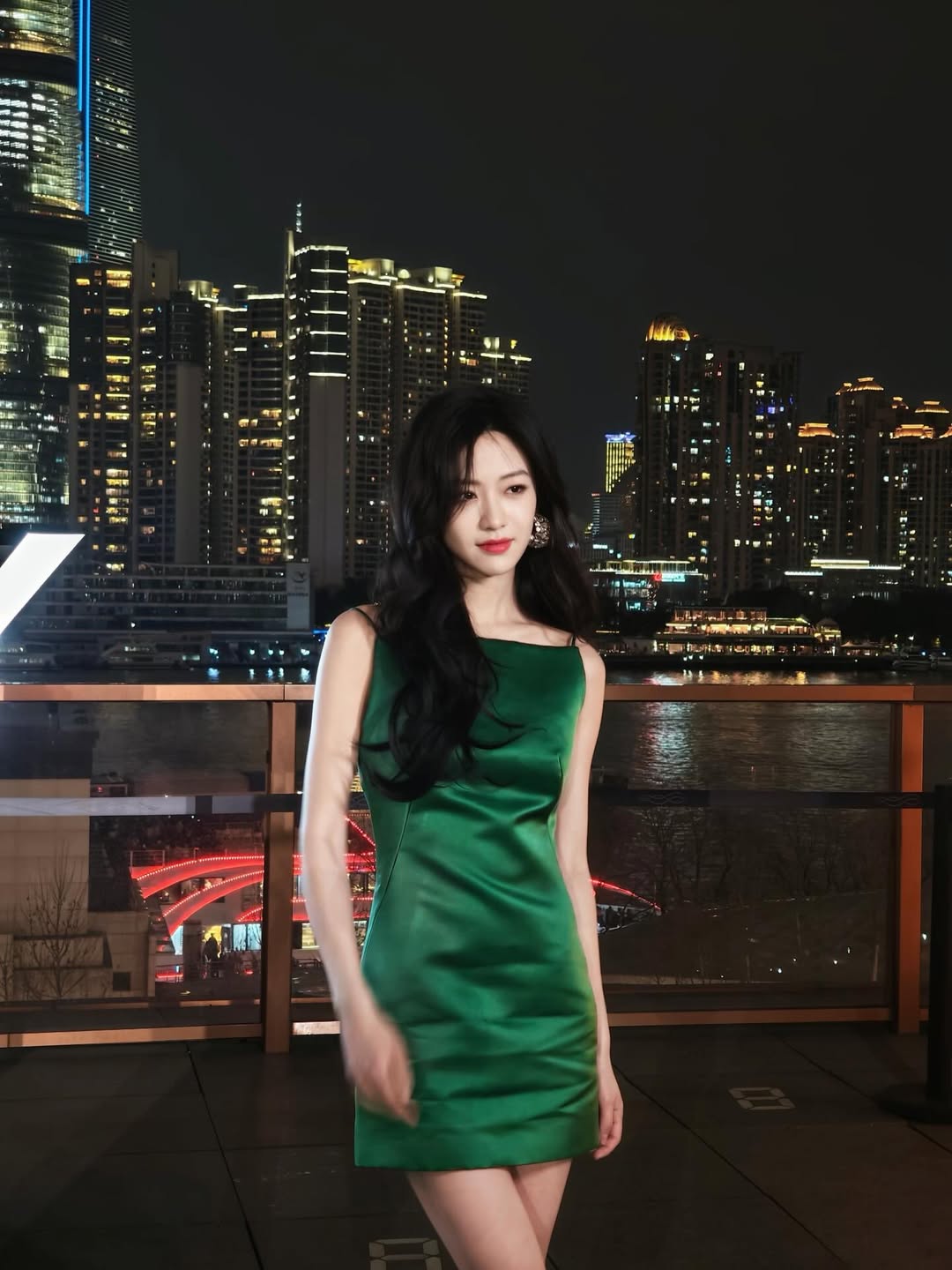 "Bad girl" khiến 1,4 tỷ d&acirc;n Trung chao đảo, mặc g&igrave; cũng khiến ph&aacute;i nữ muốn copy- Ảnh 5.