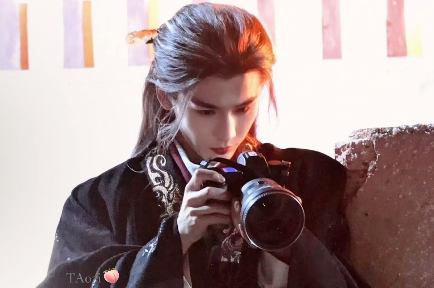 Bức ảnh vạch trần th&oacute;i ph&ocirc;ng bạt của Trương Lăng H&aacute;ch- Ảnh 3.