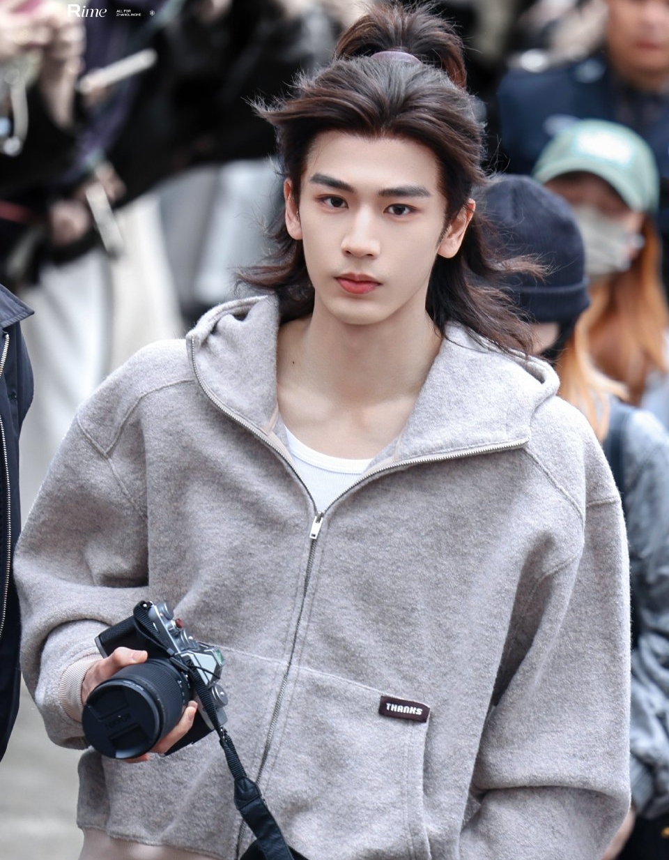 Bức ảnh vạch trần th&oacute;i ph&ocirc;ng bạt của Trương Lăng H&aacute;ch- Ảnh 2.