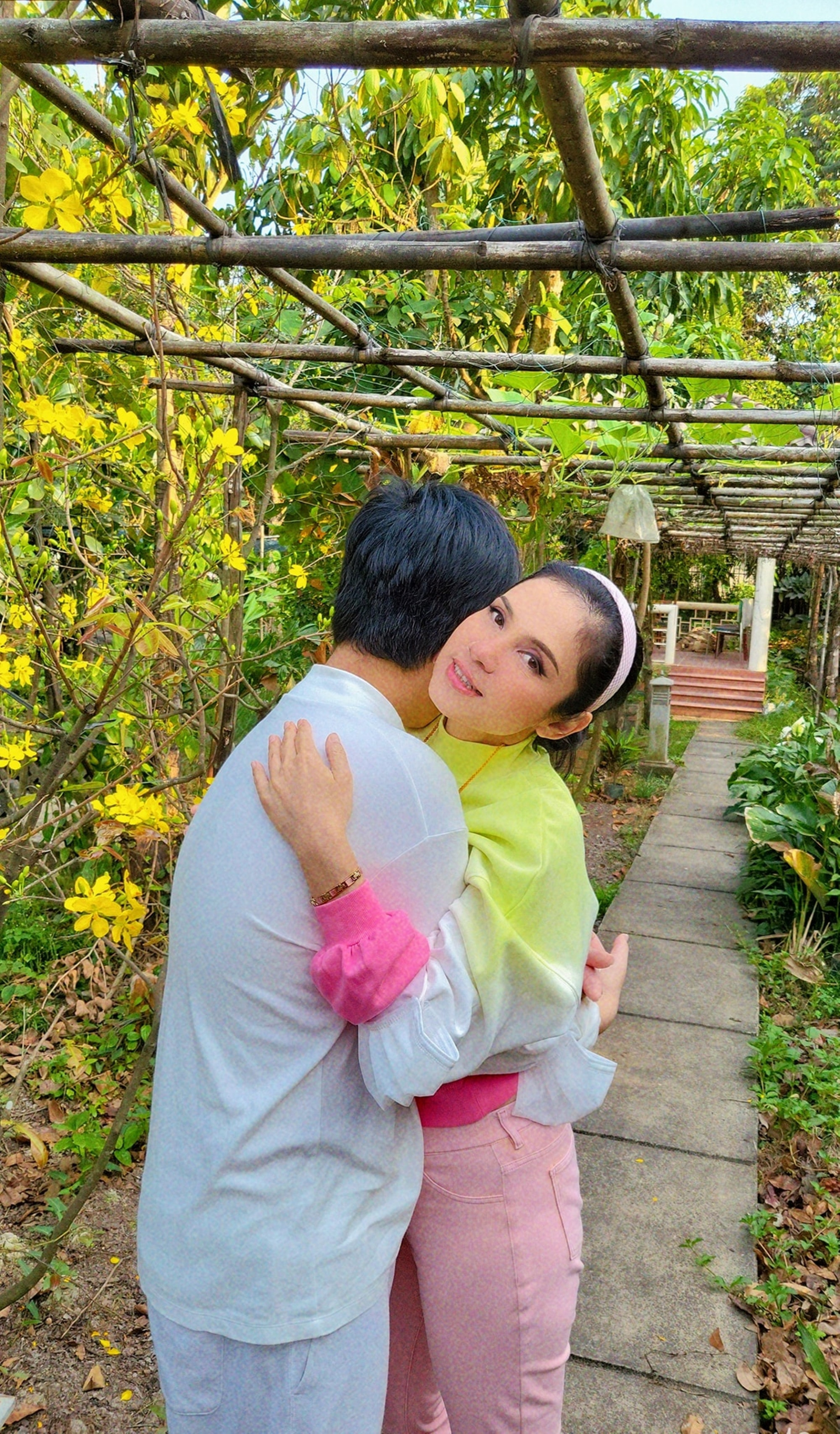 Việt Trinh bật kh&oacute;c nức nở: "C&uacute; knock-out đ&oacute; khiến t&ocirc;i ch&iacute;nh thức gục ng&atilde;"- Ảnh 2.