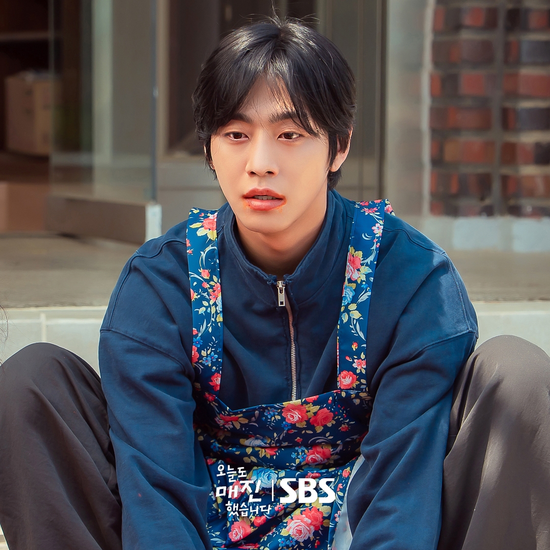 Sao lại n&ocirc;ng d&acirc;n, visual n&agrave;y phải l&agrave;m minh tinh mới đ&uacute;ng: Mặt đẹp như đi&ecirc;u khắc, da mịn như lụa m&ecirc; d&atilde; man- Ảnh 4.