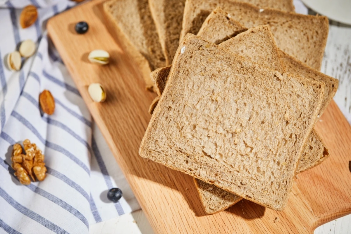 Tưởng l&agrave; l&agrave;nh mạnh nhưng lại l&agrave; "bẫy calo": 10 loại thực phẩm khiến bạn b&eacute;o l&ecirc;n trong &acirc;m thầm- Ảnh 4.