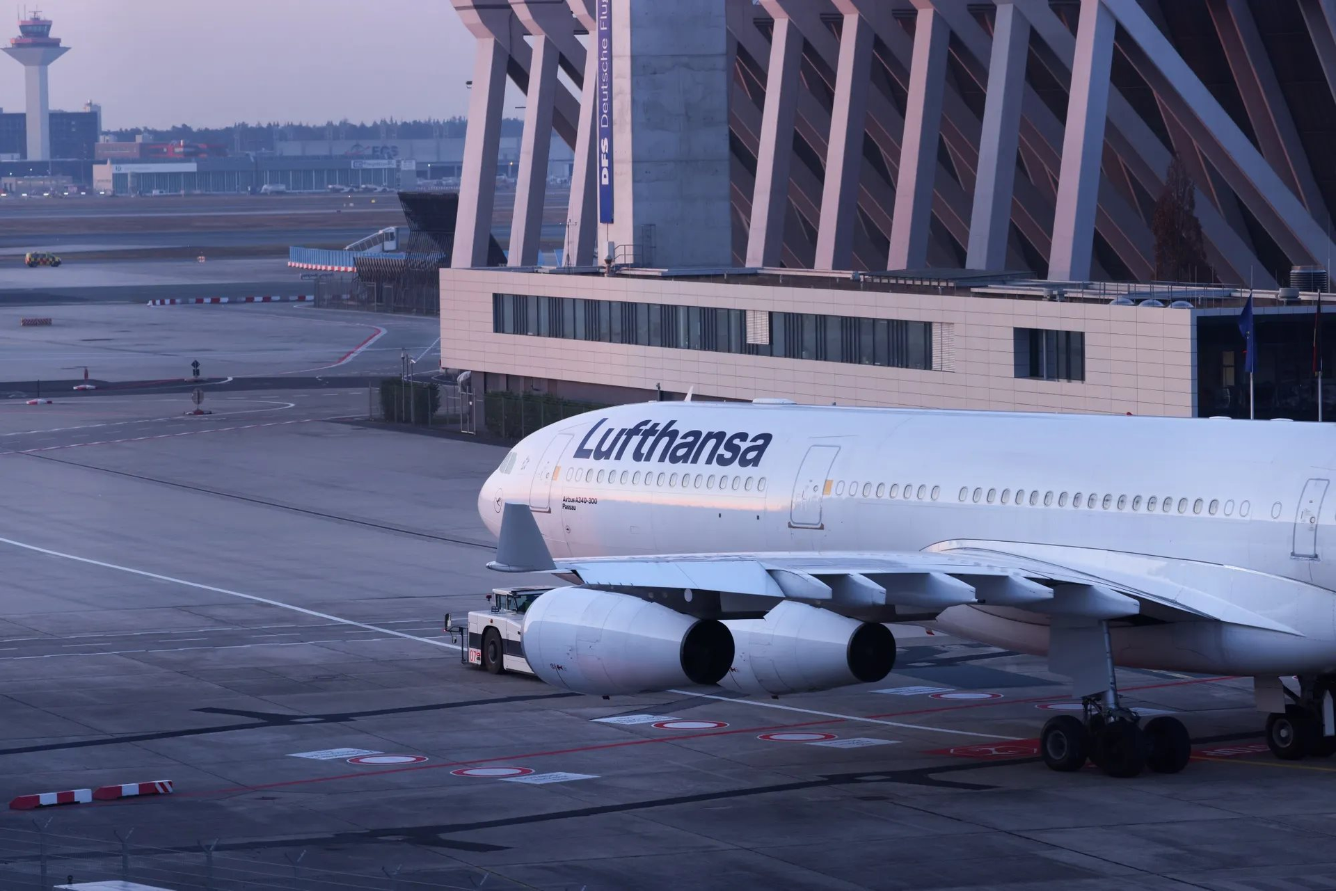 Cơ quan Năng lượng Quốc tế cảnh b&aacute;o n&oacute;ng: Ch&acirc;u &Acirc;u c&oacute; thể sẽ hết nhi&ecirc;n liệu h&agrave;ng kh&ocirc;ng trong 6 tuần tới- Ảnh 1.